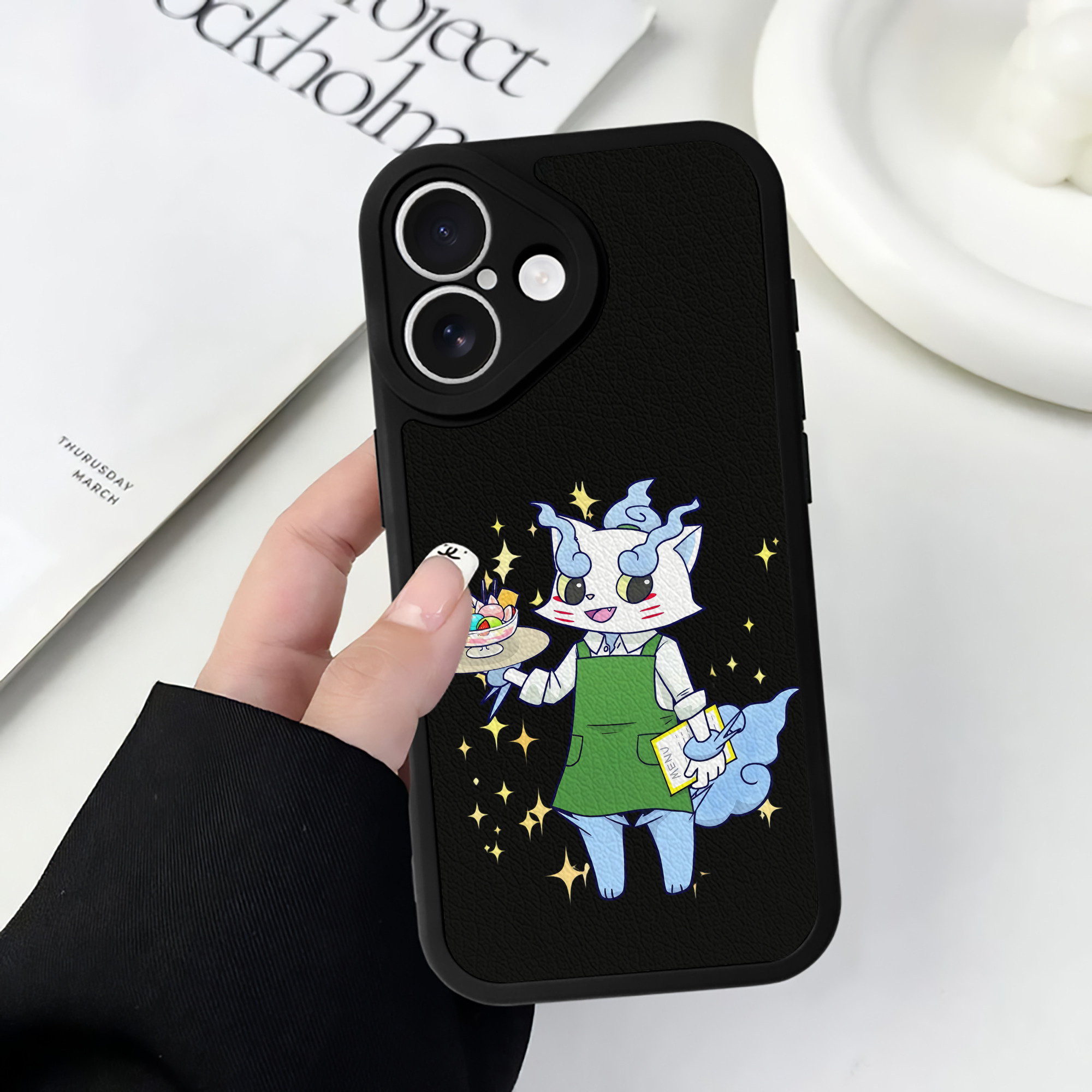 （画像用） 妖怪ウォッチ Yo-kai Watch 【iPhone 16シリーズ対応】シリコンスマホケース（レザー調） 材質：シリコン